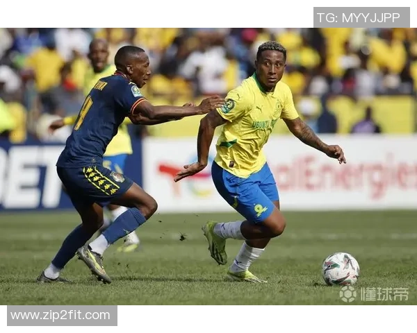 世界足球明星背后的趣闻轶事揭秘你不知道的那些故事与传奇